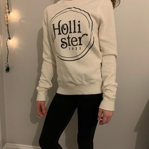 Comfy White Hollister Crewneck